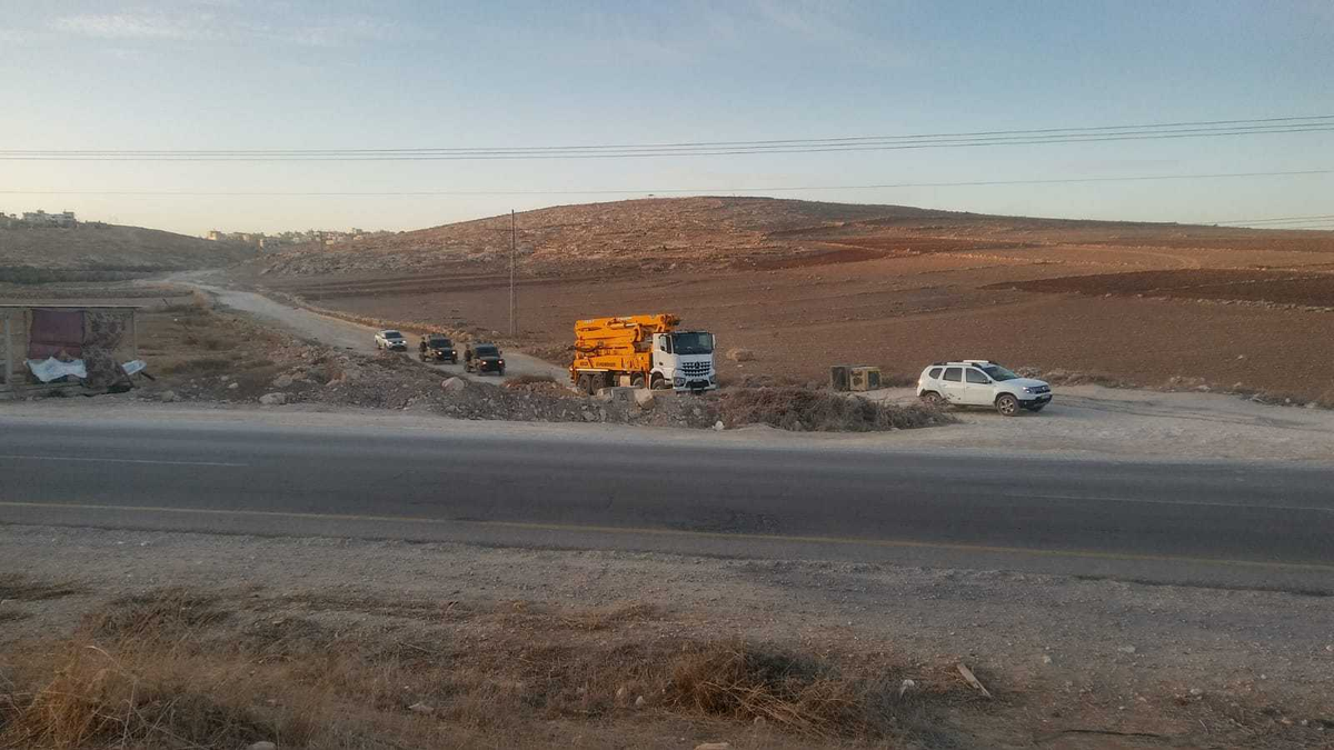 Israeli military, Regavim confiscate Palestinian cement truck